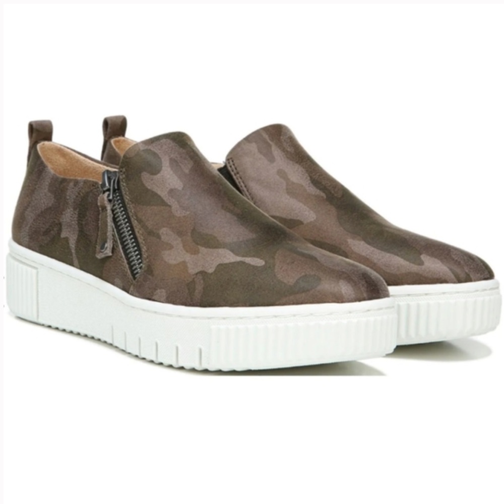 NWOT! 💚 SOUL Naturalizer Slip On Sneakers, 7.5 W 💚